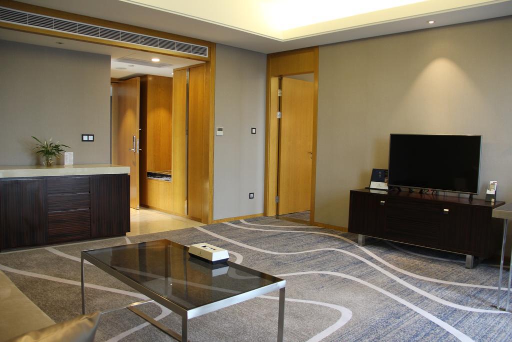 C Plaza Hotel Yuzhong Room photo