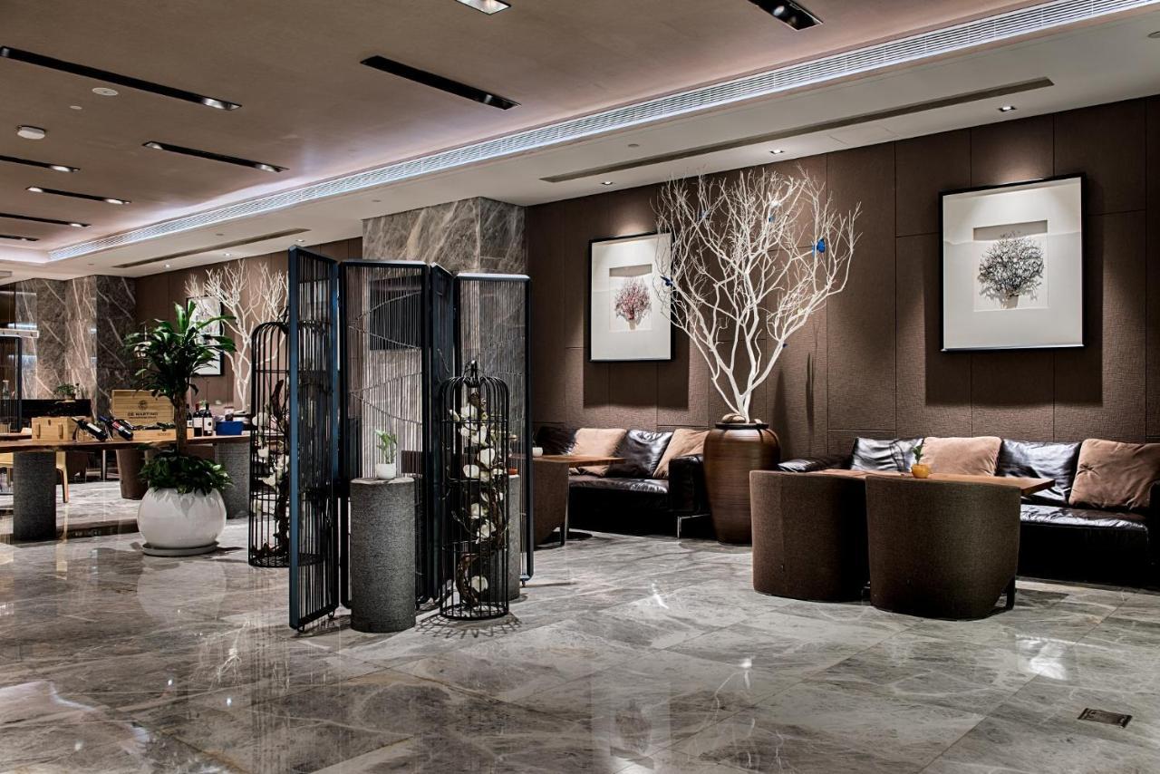 C Plaza Hotel Yuzhong Exterior photo