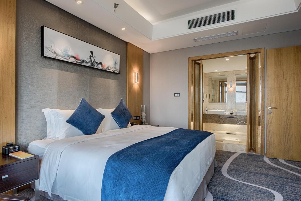 C Plaza Hotel Yuzhong Exterior photo