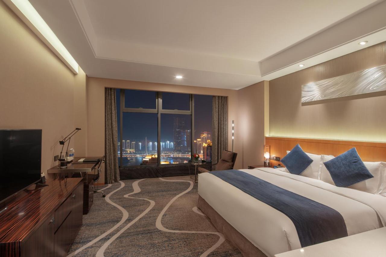 C Plaza Hotel Yuzhong Exterior photo